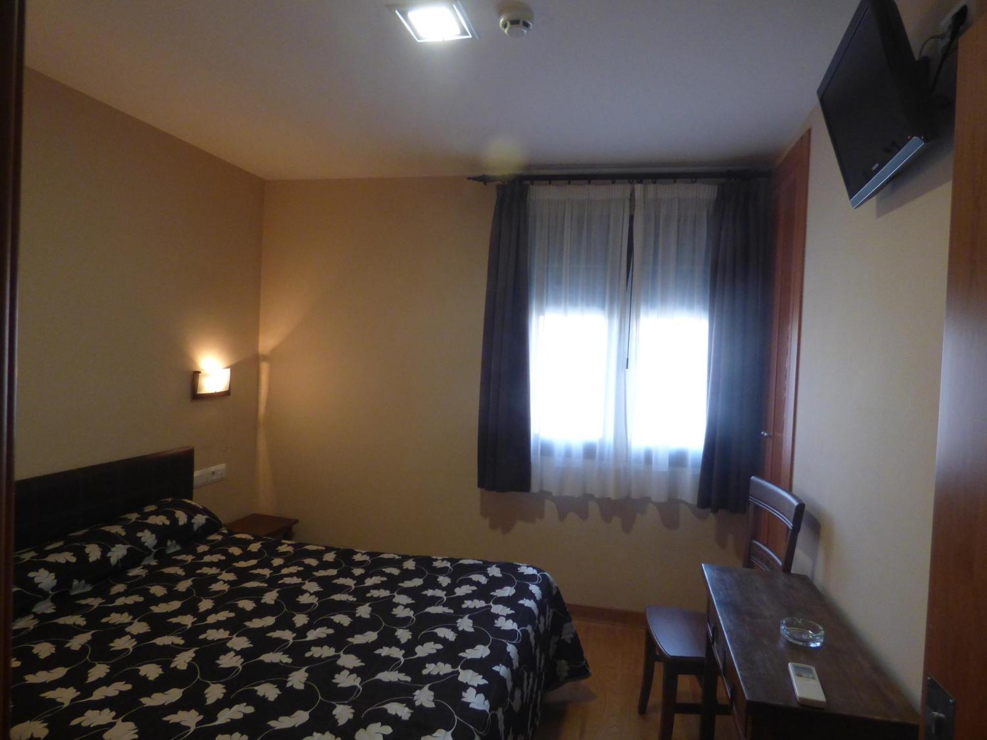 Hostal La Perdiz Sonseca Esterno foto