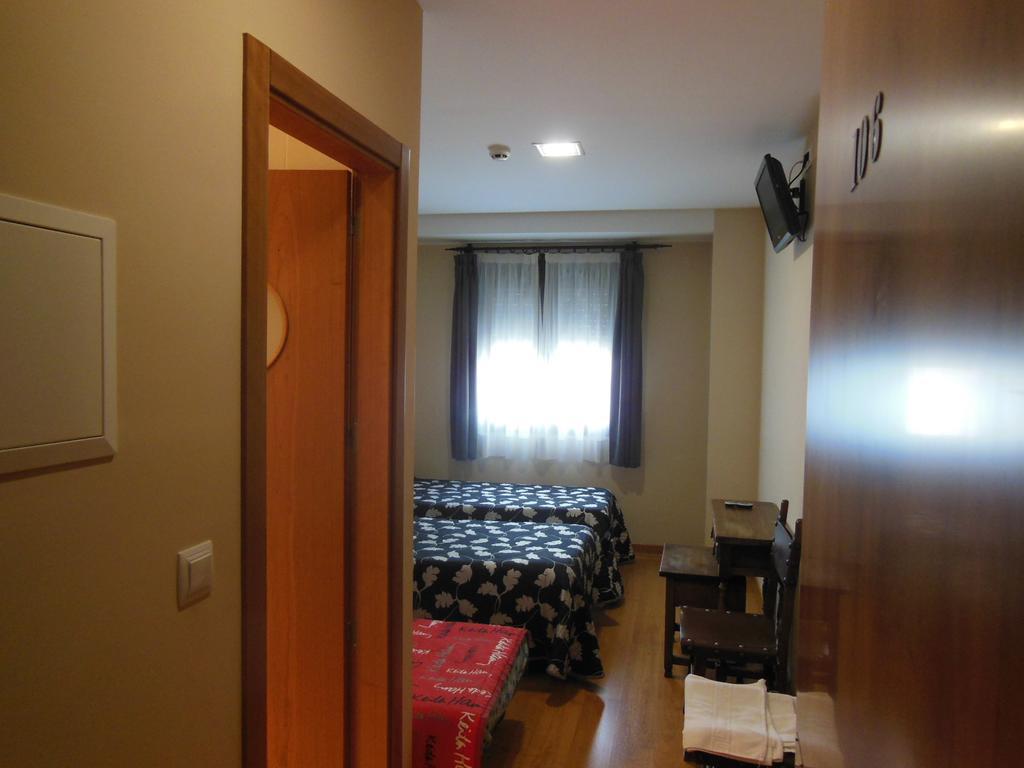 Hostal La Perdiz Sonseca Esterno foto